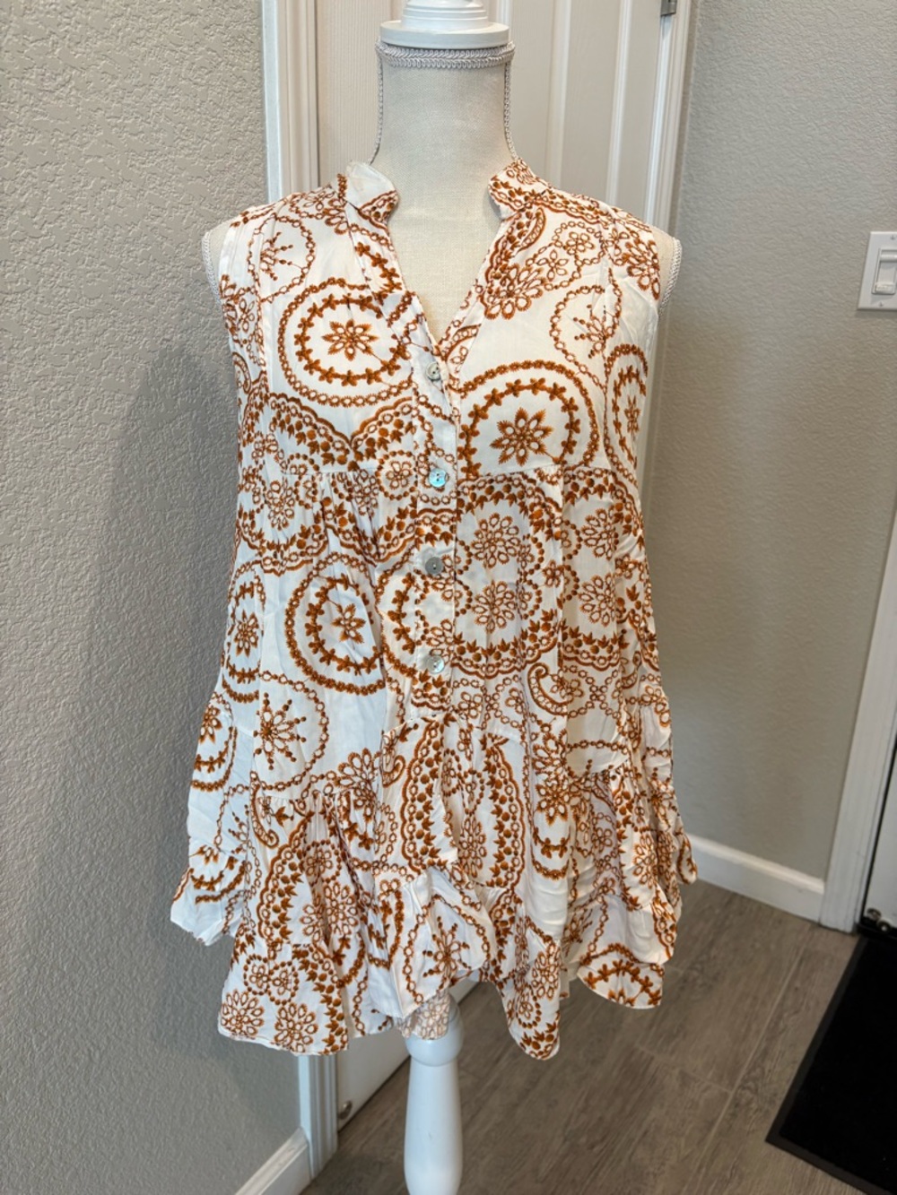 Sleeveless White & Brown Button-Front Women's Top
